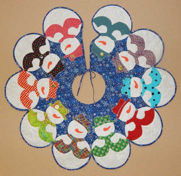 Quilted Christmas tree skirt