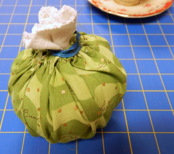 make a pincushion in a teacup